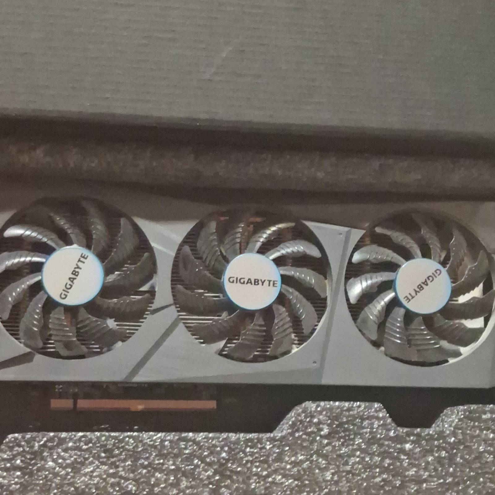 GIGABYTE  EAGLE AMD Radeon RX 6650 XT 8GB GDDR6 RGB HDMI/DisplayPort GPU