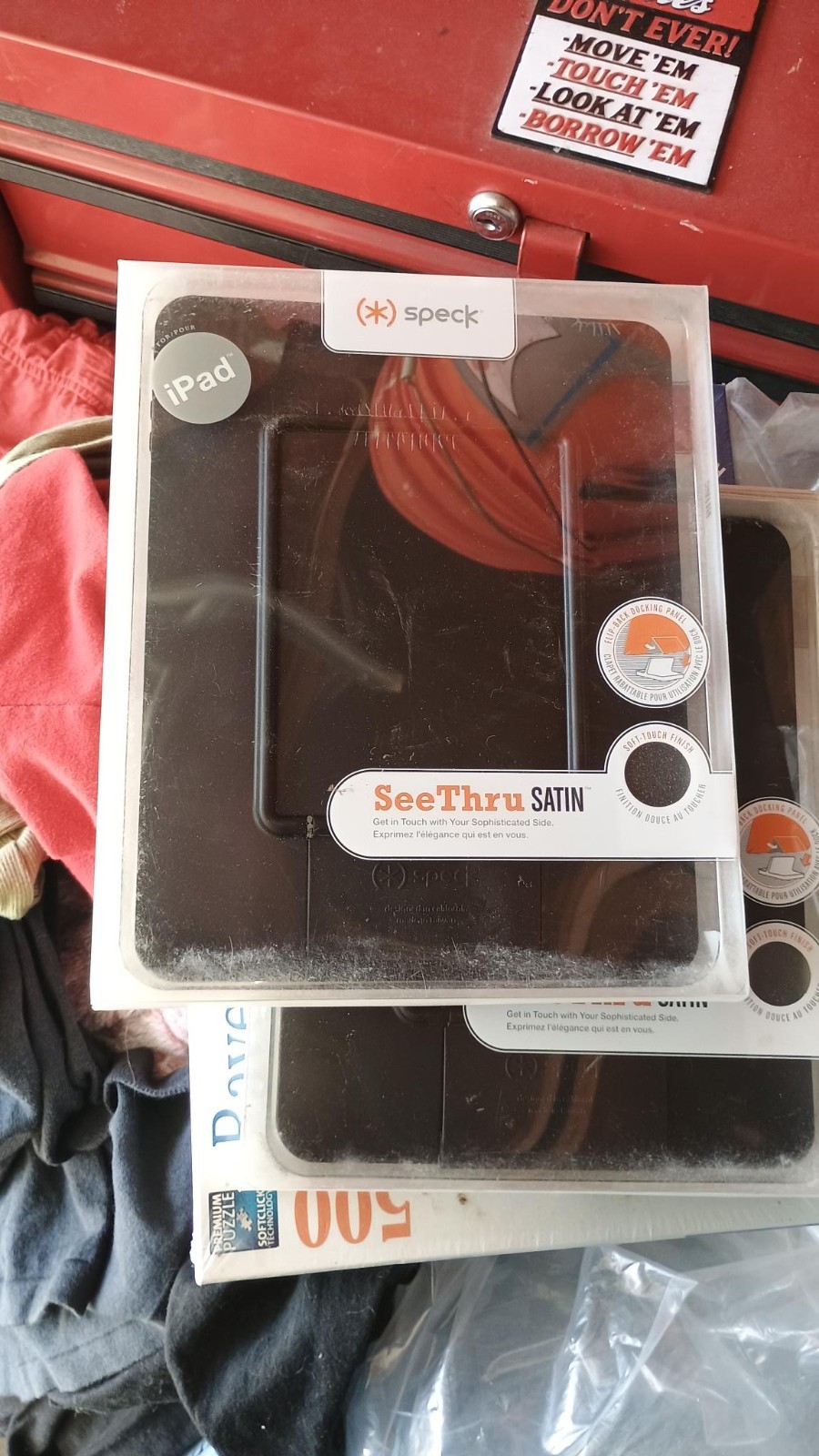 2 Speck SeeThru Satin iPad Case NEW CRACKS OR REACTION IN BLK PLASTIC FROM AGE