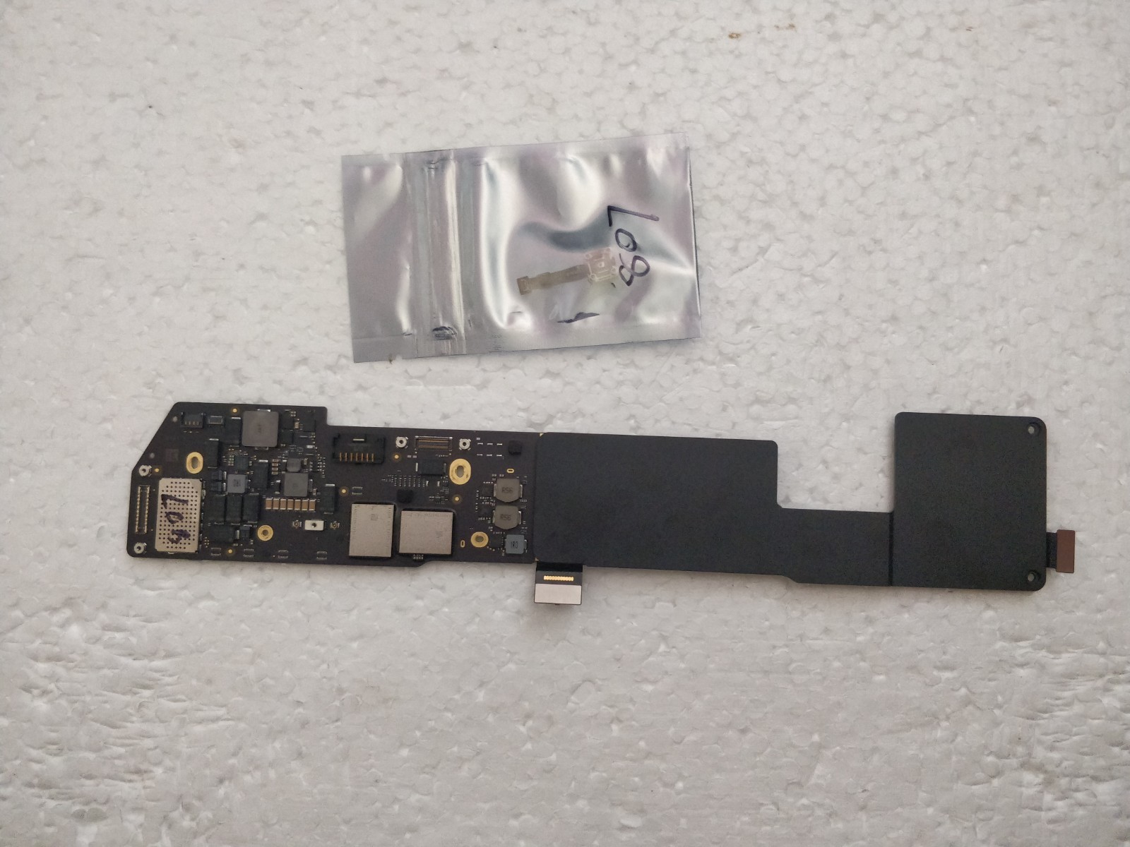 Apple Macbook Air 13 2020 M1 Logic Board, A2337, EMC 3598, 8 GB, 256 GB, MacOS