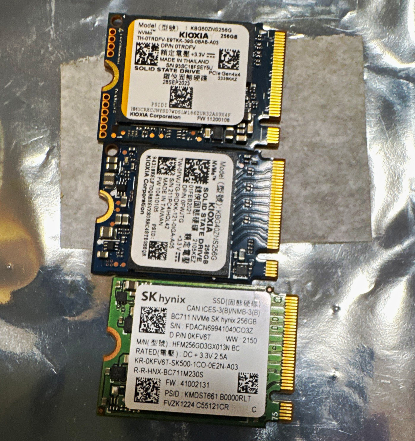 Kioxia KBG50ZNS/KBG40ZNS 256GB + SK hynix BC711 256GB SSD LOT QTY (3)