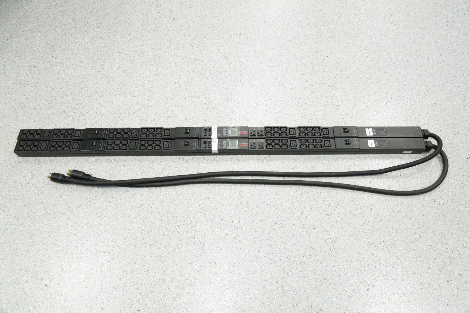 LOT of 2 APC AP8865 L21-30P Rack PDU C13, C19, 5-20R 208V 3 phase, 30A 0U