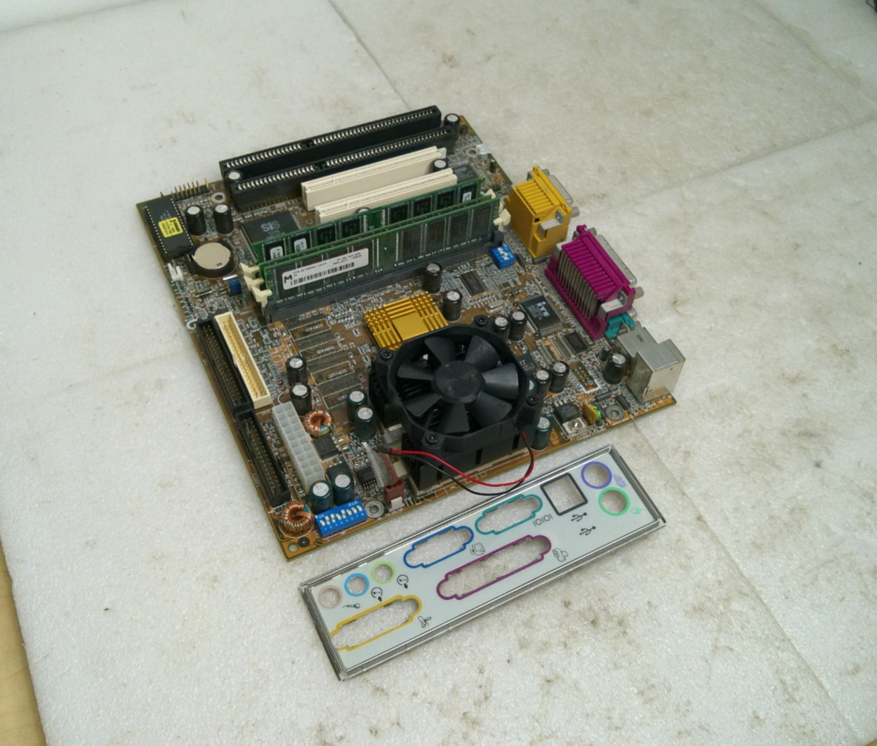 Gigabyte Compaq GA-5SMM W/ 256MB, CPU & I/O Panel