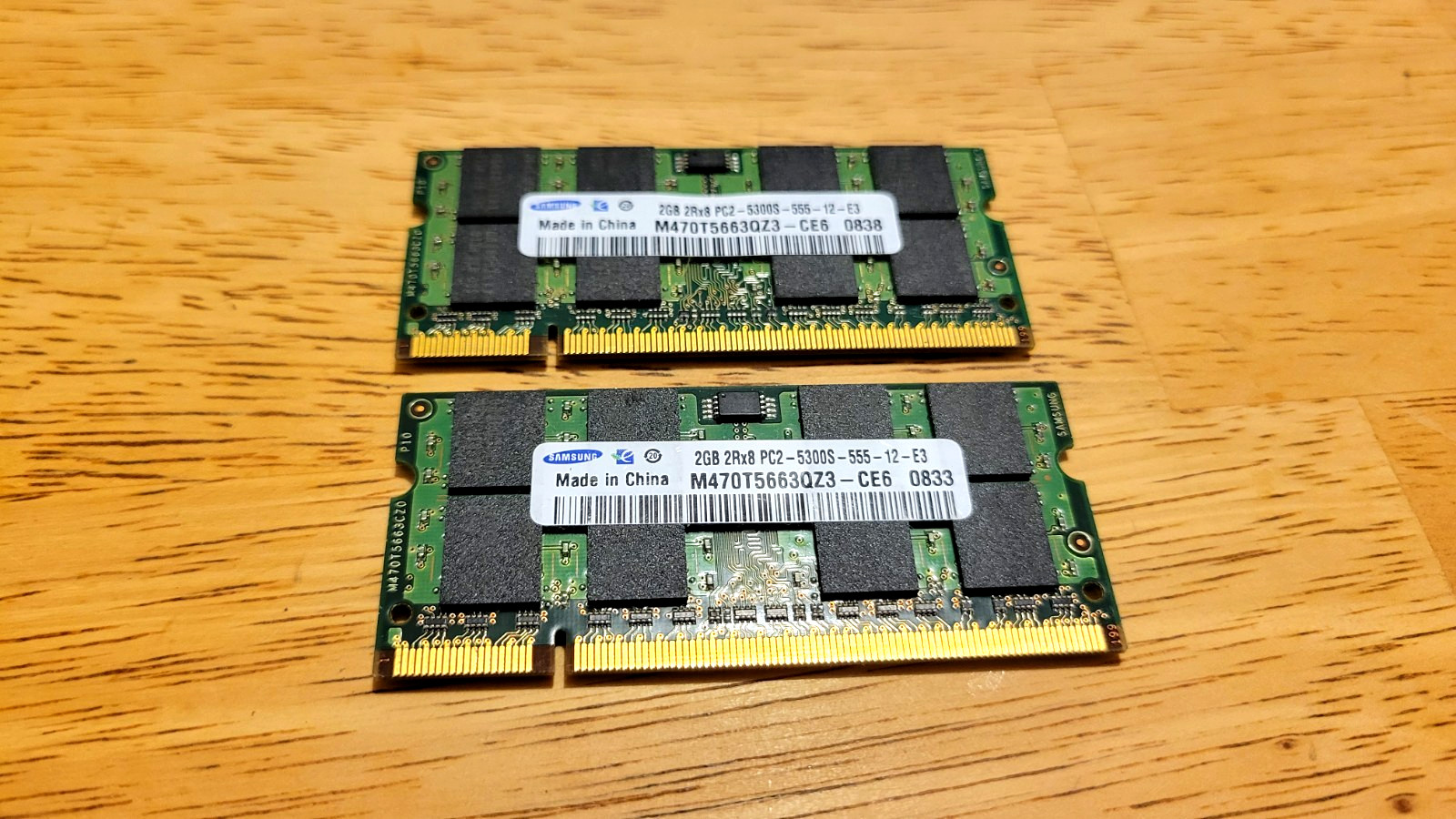 Samsung 4GB (2 x 2GB) DDR2 SO-DIMM 200-pin 667 MHz PC2-5300s laptop RAM