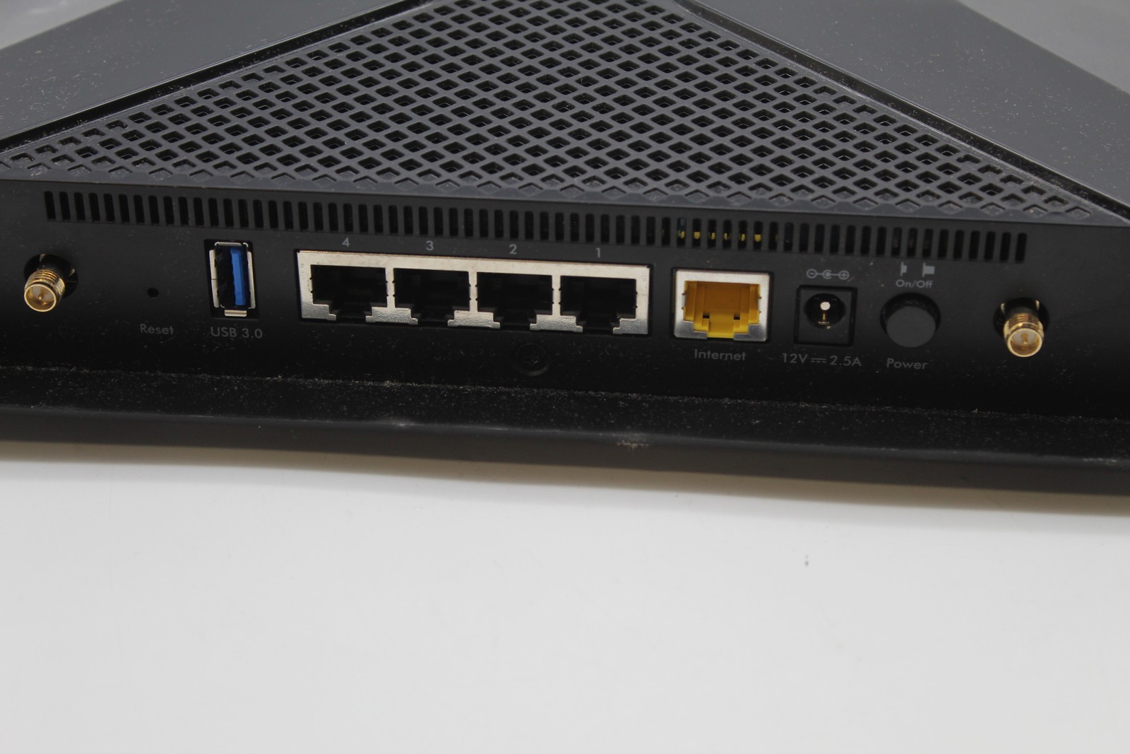 NETGEAR Nighthawk 6-Stream AX5400 WiFi 6 *PARTS ONLY* PC1742467 PC1742467
