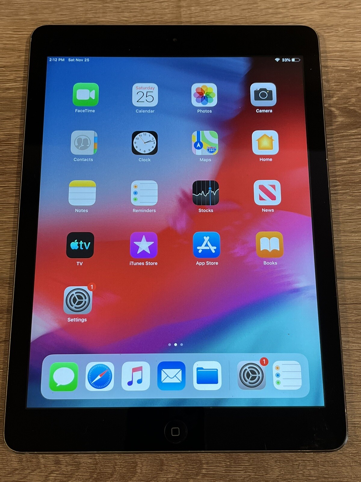Apple iPad Air 16GB (1st Gen, A1474), Wi-Fi Tablet - *SCREEN DEFECTIVE*