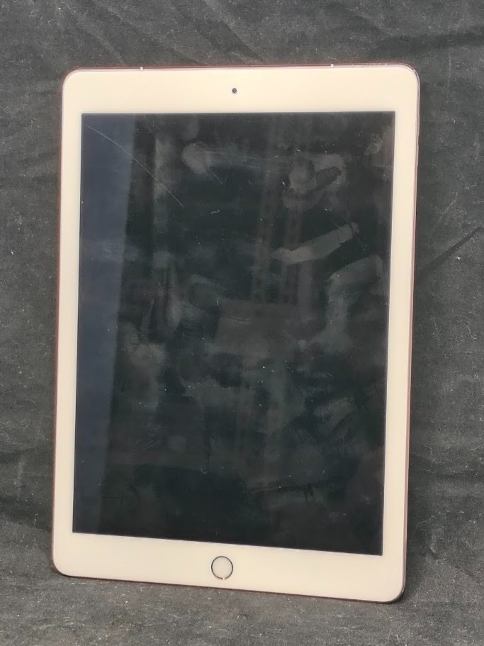 Apple iPad A1674 16 GB, Wi-Fi, 9.7 in - Rose Gold