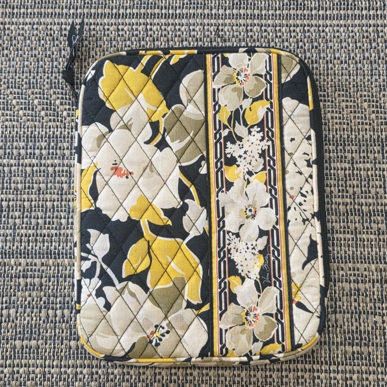 Vera Bradley Dogwood Print Cushioned Ipad Notebook Case Yellow Black Floral