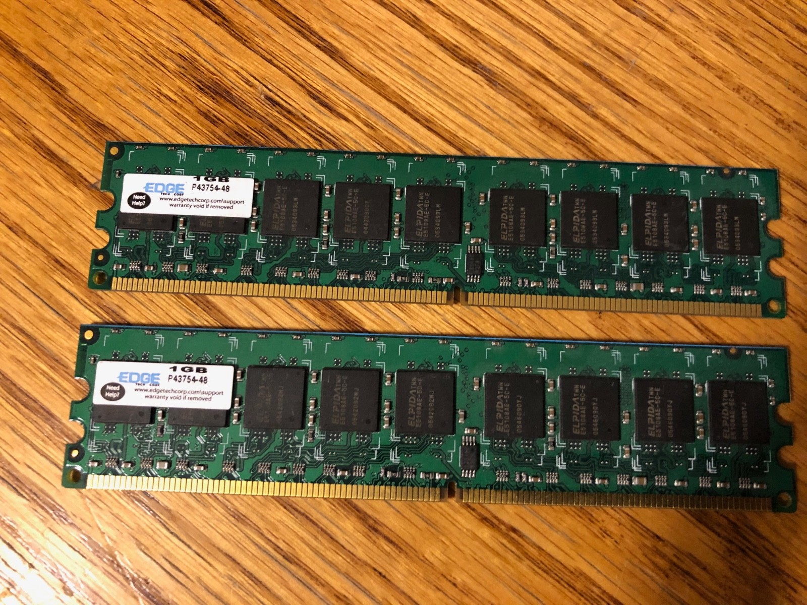 RAM PC2 4200 1 gig x 2 Edge  - Desktop RAM / Memory