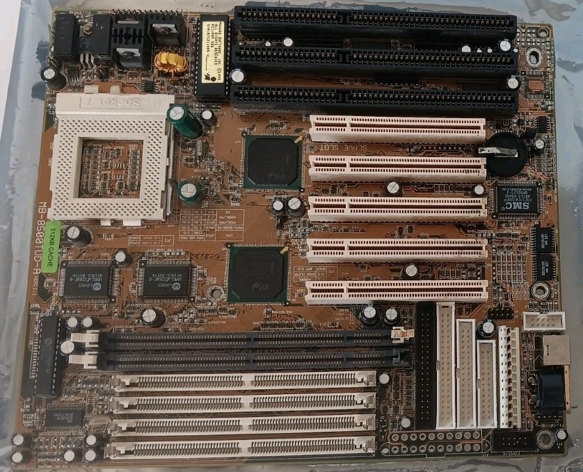 Socket 7 Motherboard MB-8500TUD-A ver 1.1 512 kb Intel FW82439TX FW82371AB Vtg
