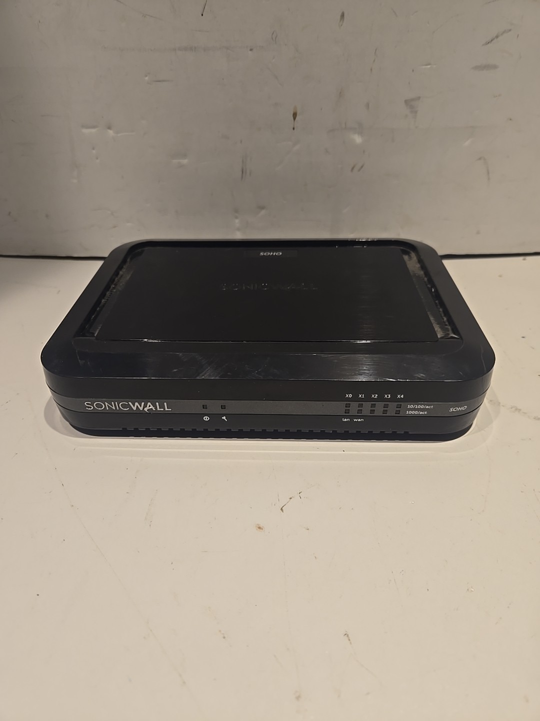 DELL SonicWall SOHO Wireless Firewall Security Device (5-Ports) - READ