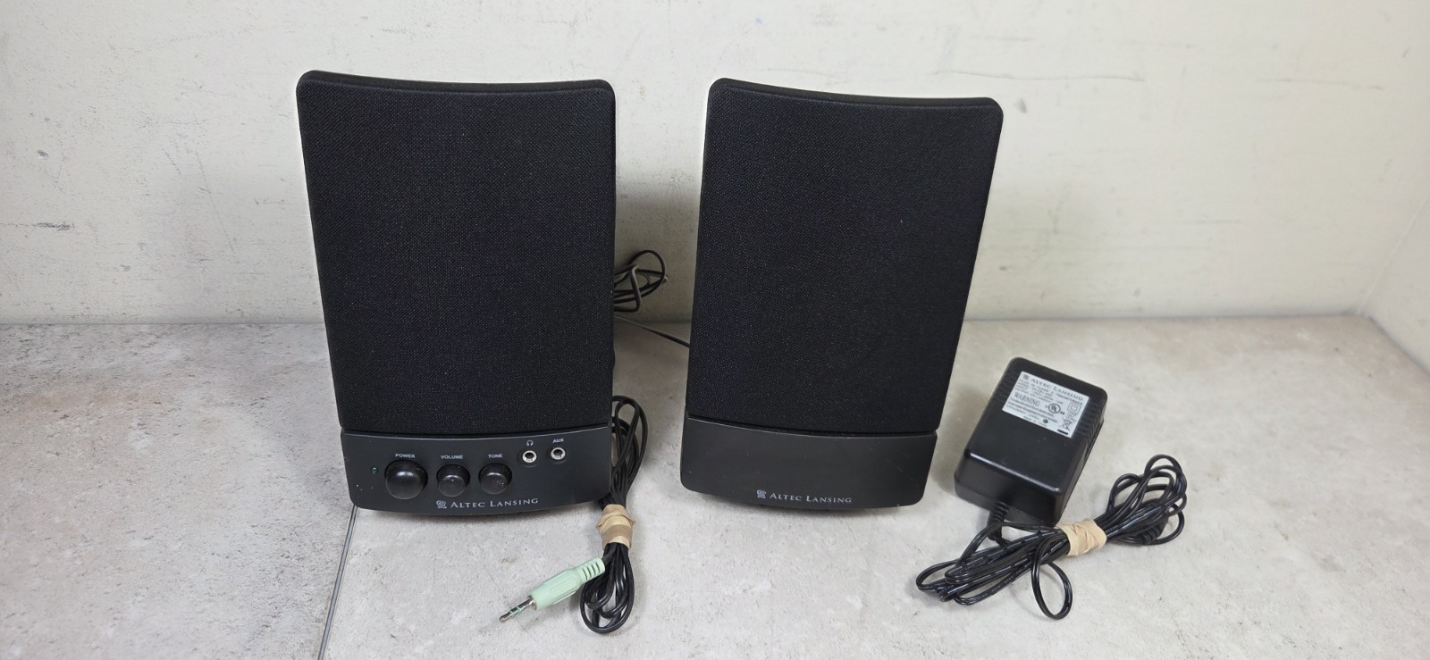 Altec Lansing Model BX1120 Black Computer Speakers TESTED WORKS