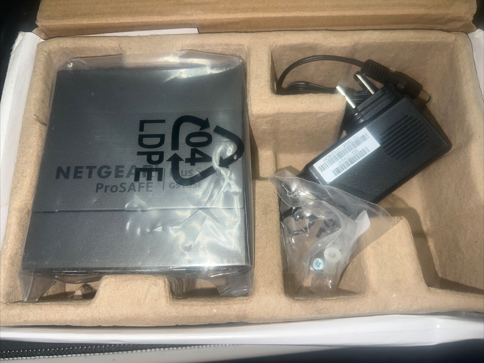 NEW NETGEAR ProSAFE GS105Ev2 5 Port Gigabit Web Managed Opened Box