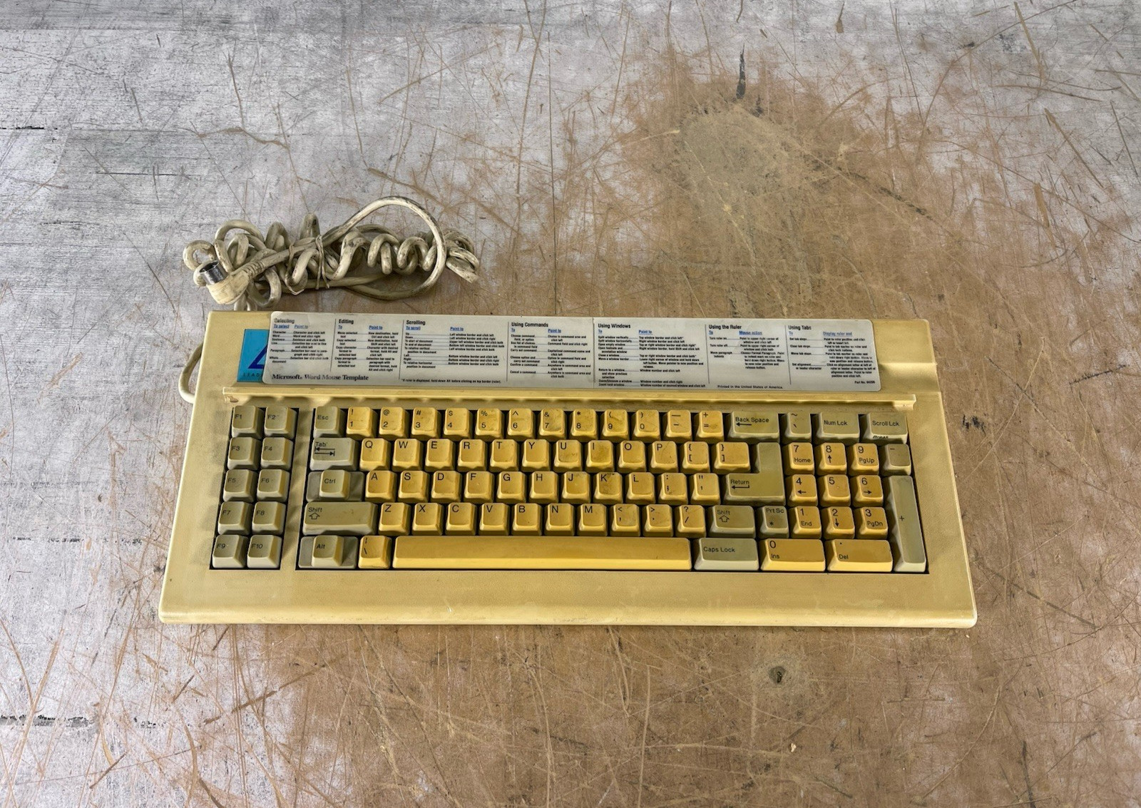 VINTAGE LEADING EDGE DC-2014 CLICKY KEYBOARD - (UNTESTED)