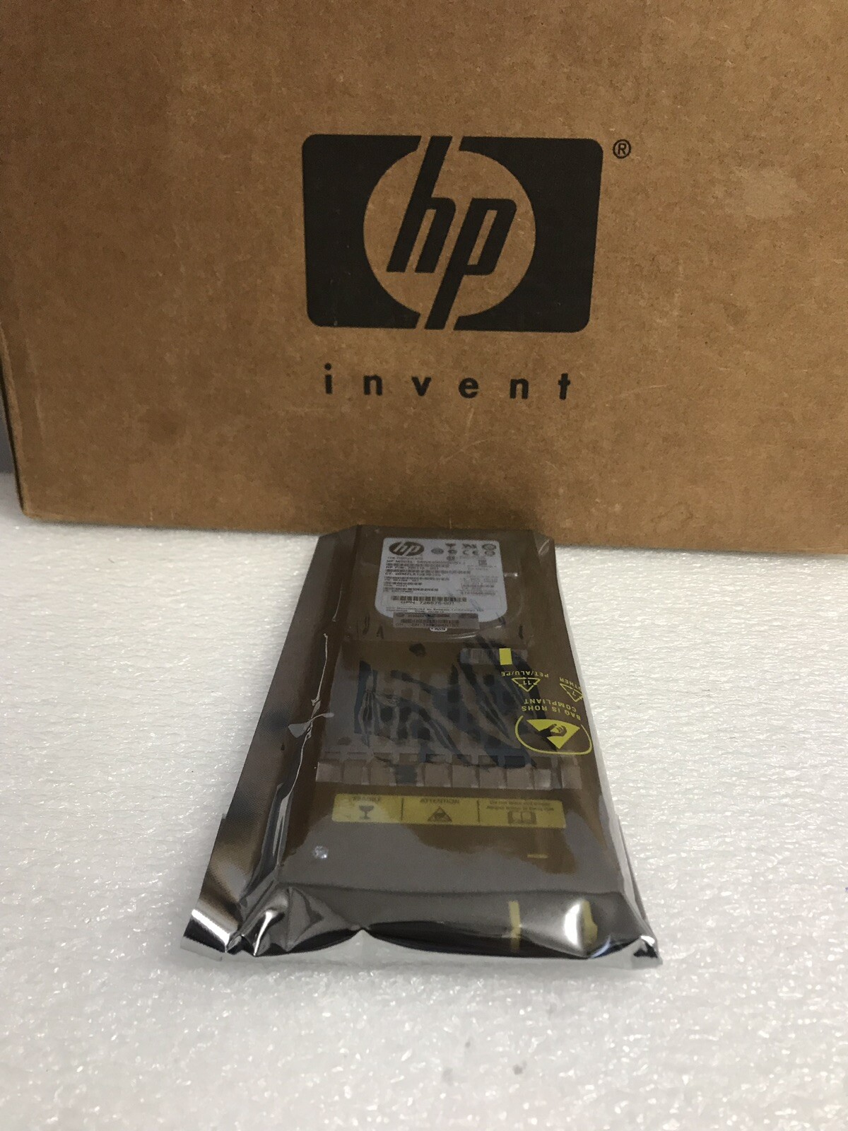 HP QR498A 727397-001 3PAR M6710 1TB 6GB 7.2K 2.5" SAS HARD DRIVE 725118-001 