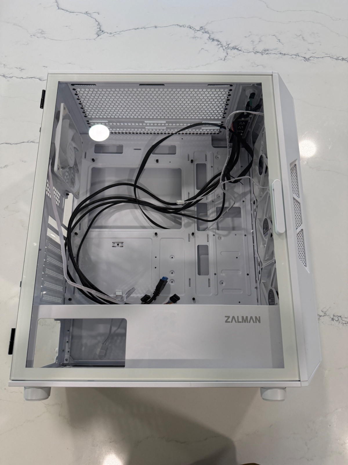Zalman i3 NEO ATX Mid Tower Gaming PC Case - 4 x 120mm Fixed RGB Fans Preinst...