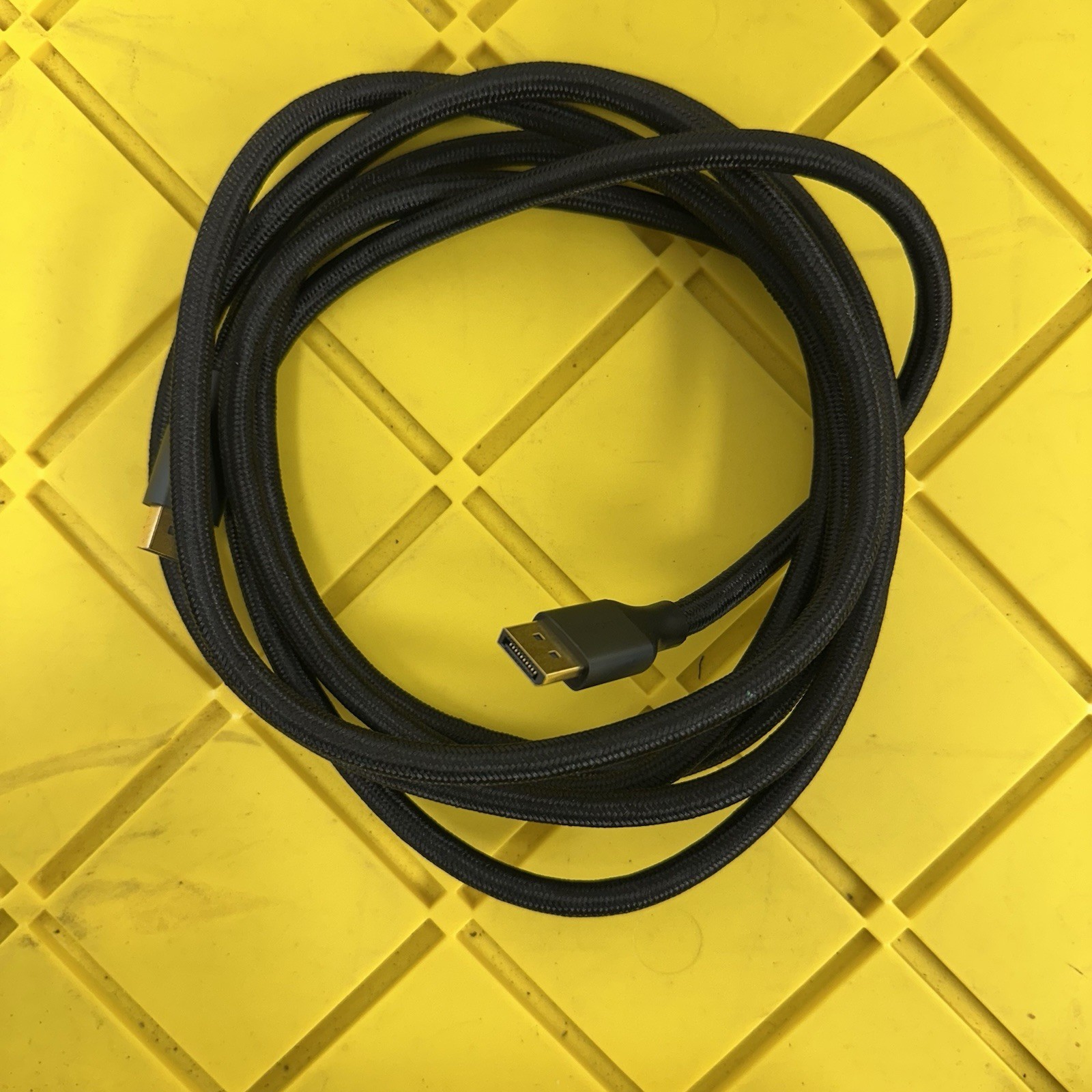 Insignia 10' DisplayPort Cable Black
