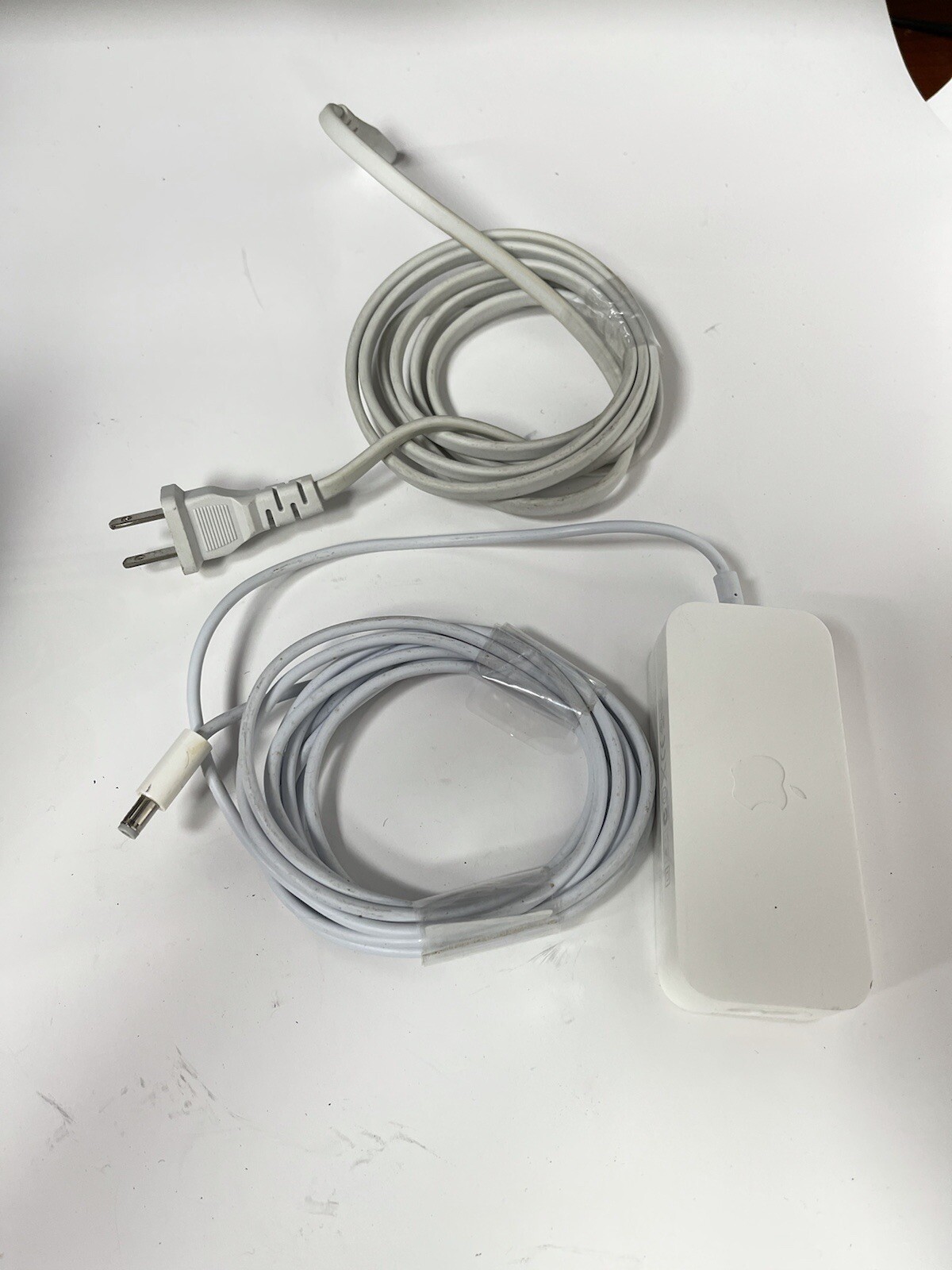 Genuine APPLE A1202 AC Adapter Power Supply AIRPORT EXTREME BASE STATION A1408