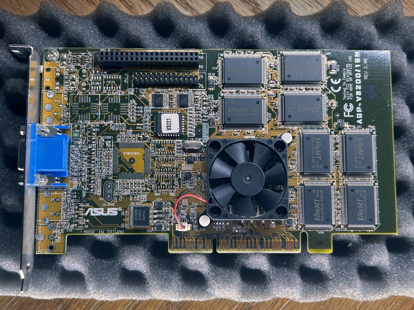 ASUS V3200 Voodoo Banshee 16MB AGP Video Card / 3Dfx Classic Accelerator