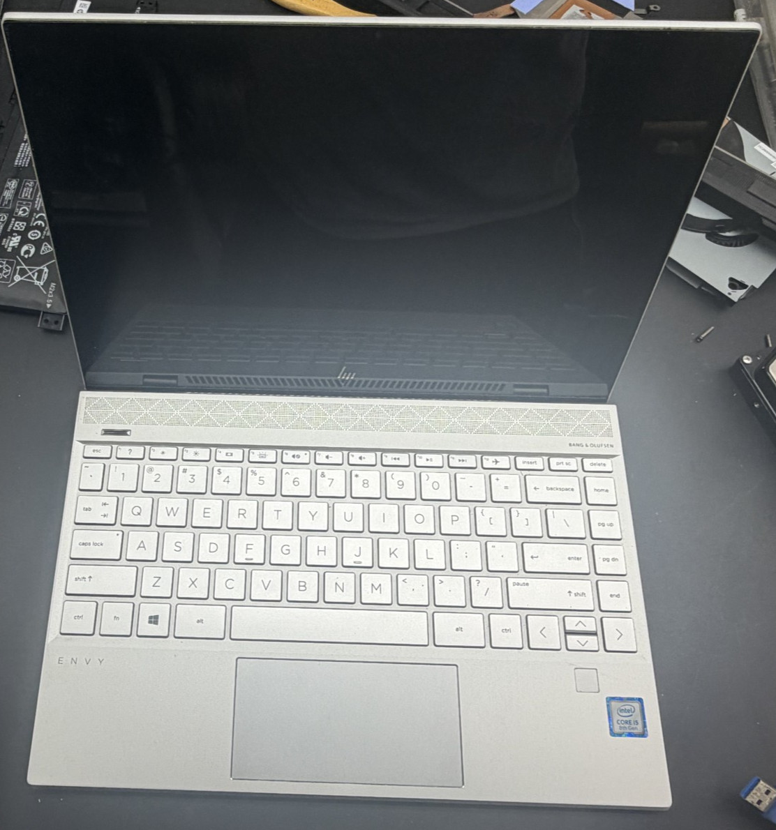 HP Envy 13-aq0011ms 13.3" Touchscreen Laptop i5-8265U 240GB SSD Win 11 "READ"