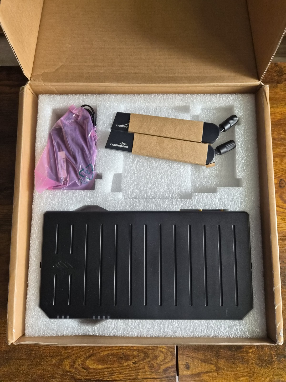 Cradlepoint LTE MODEM E100-C4D NEW 