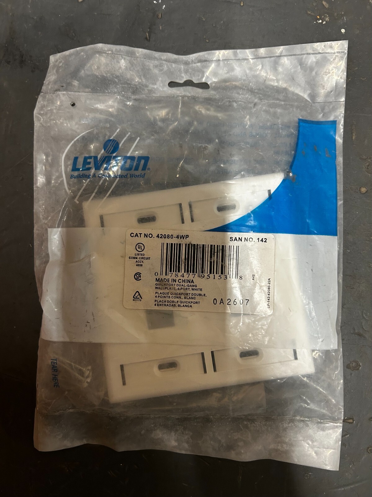 LEVITON QUICKPORT DUAL GANG WALLPLATE 4 PORT # 42080-4WP