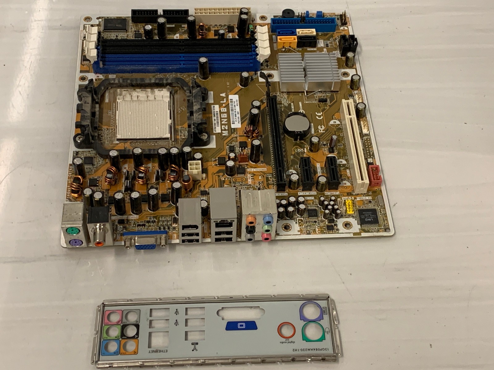 HP M2N68-LA Rev 3.02 AM2 AM2+ Motherboard 5189-1661 DDR2 with I/O Shield
