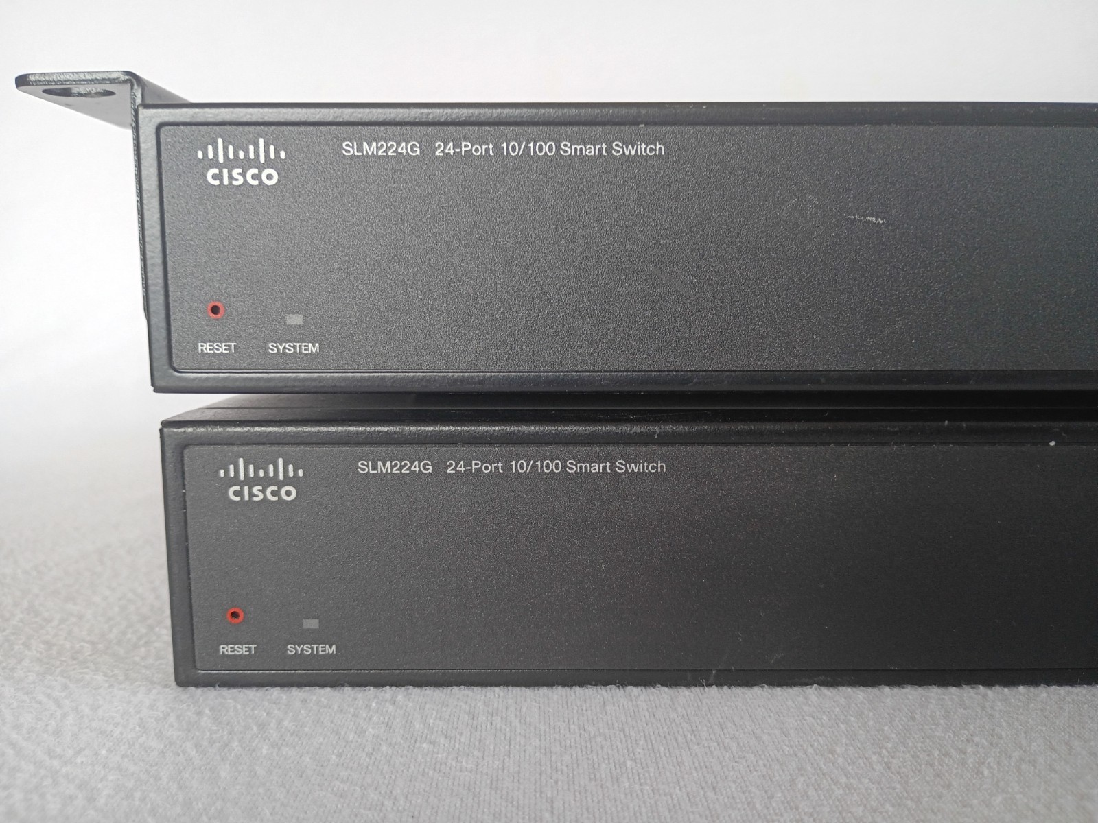 Cisco Linksys  SLM224G 24 Port 10/100 Managed Smart Switch(s) Tests Good
