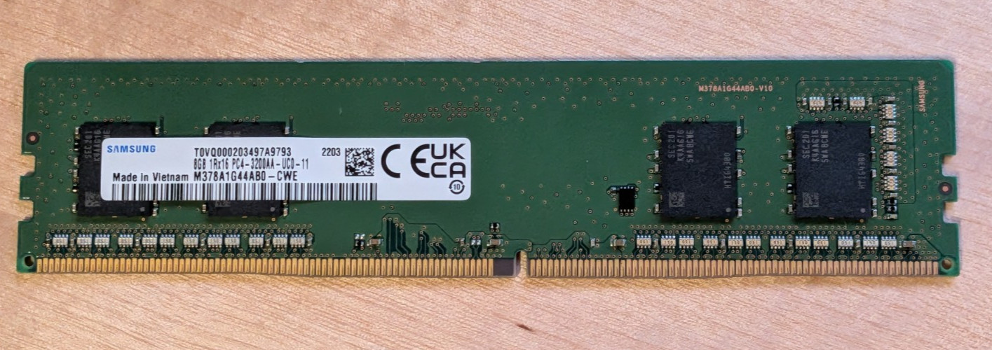 Samsung 8GB DDR4 PC4-3200AA Unbuffered UDIMM 288-Pin M378A1G44AB0-CWE