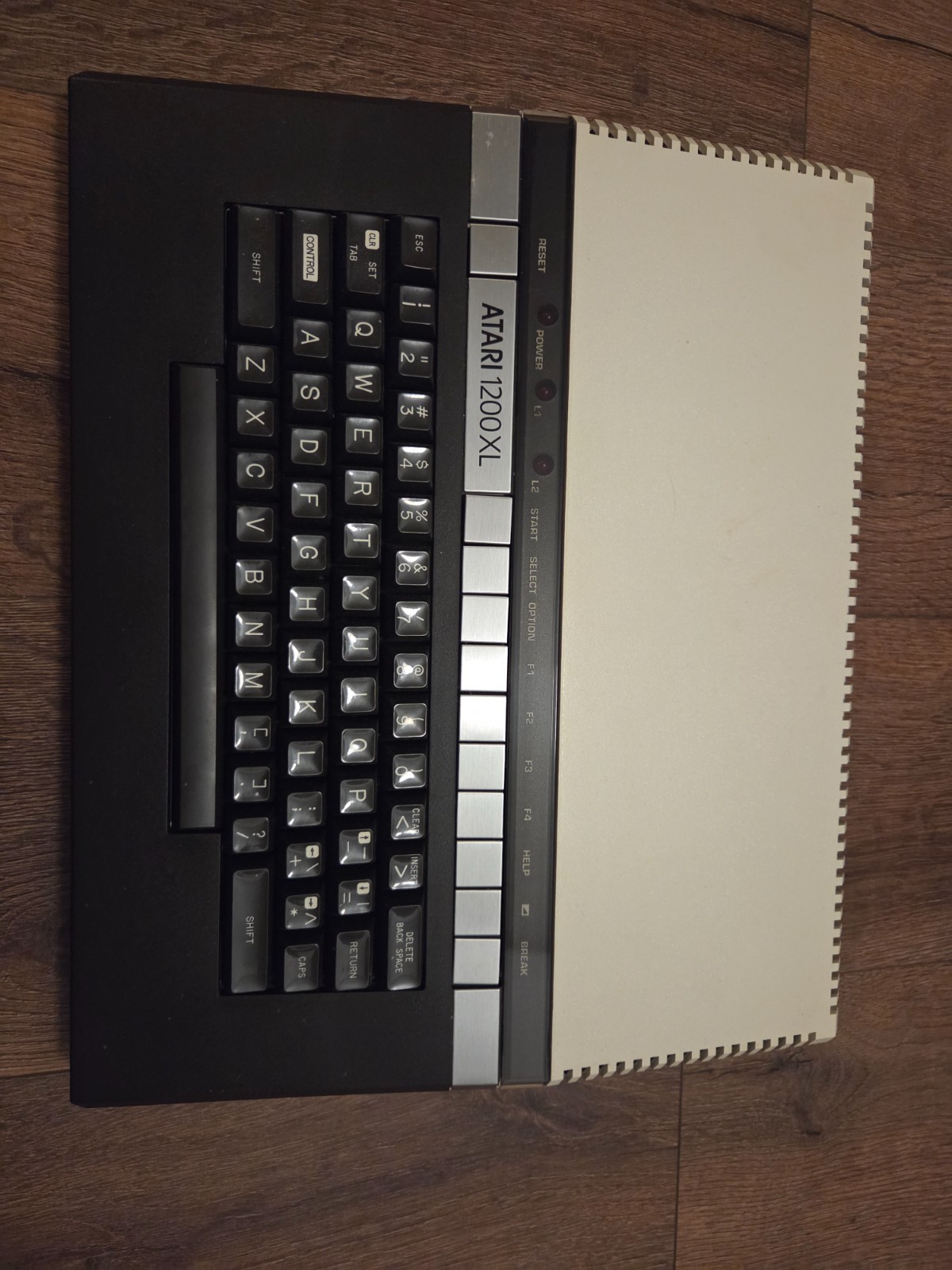 Vintage Atari 1200XL Computer TESTED - CLEAN/NICE - READ