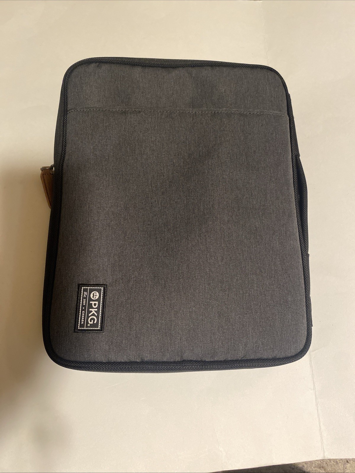 PKG Laptop padded SLEEVE for up to Laptop Macbook pro Surface pro Light Gray
