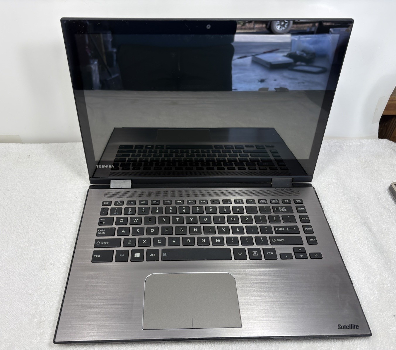 Toshiba Satellite E45W C4200X 14" *PLEASE READ*- For Parts Or Repair-