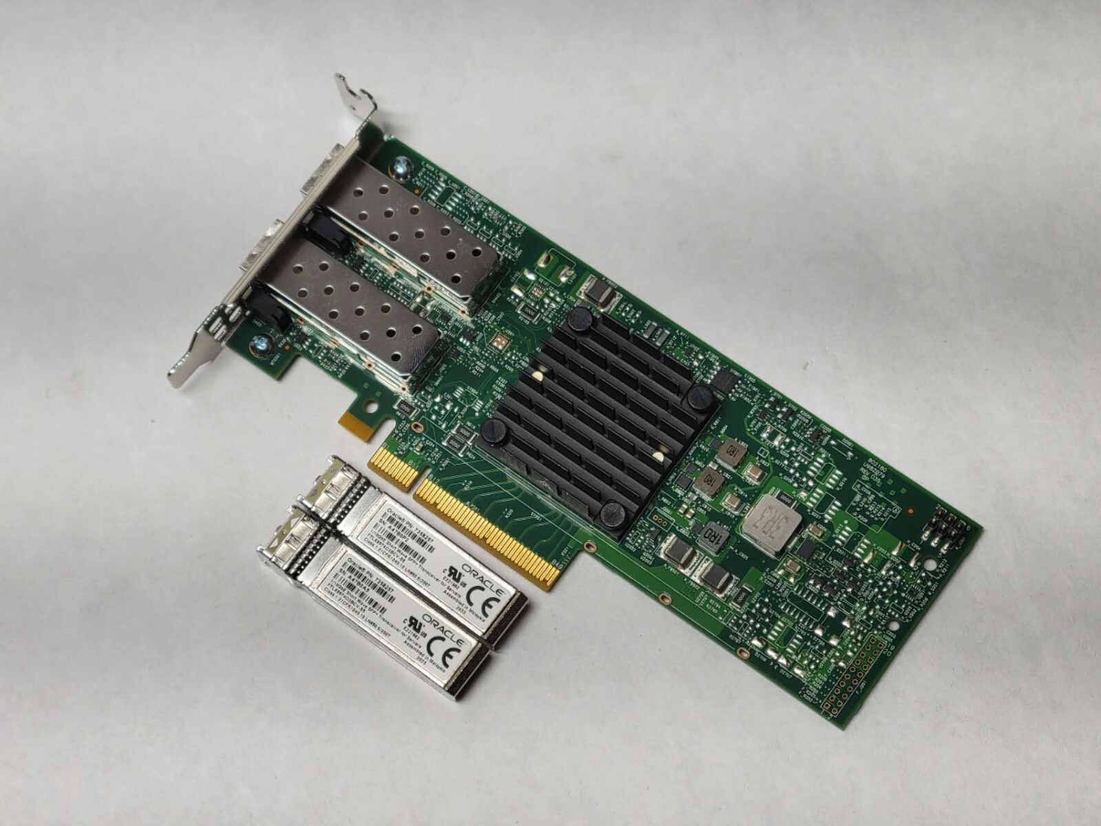 Oracle Broadcom BCM957404A4041 7339763 Dual Port 10/25GbE SFP28 Network Adapter