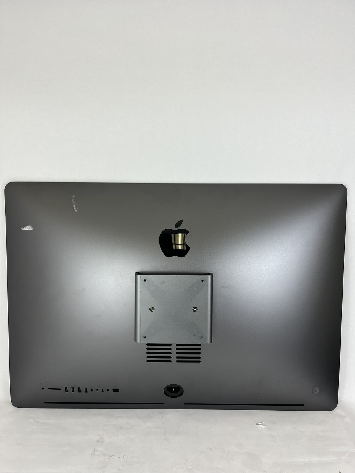 Apple iMac Pro 27in Xeon W-2140B 3.2GHz 64GB RAM 1TB macOS Radeon Pro Vega 64