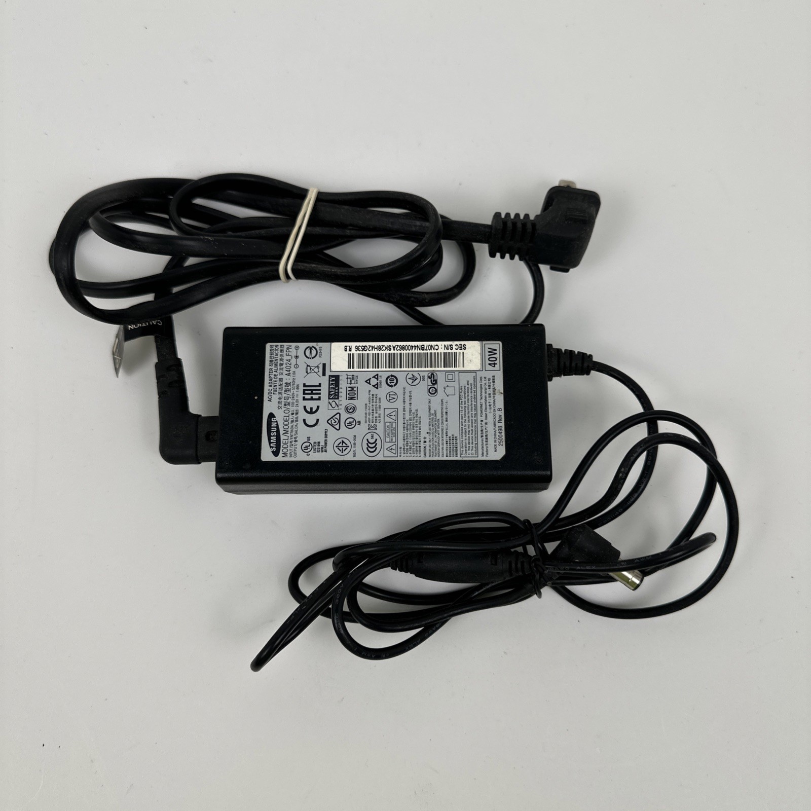 Genuine  Samsung Laptop Charger AC Power Adapter