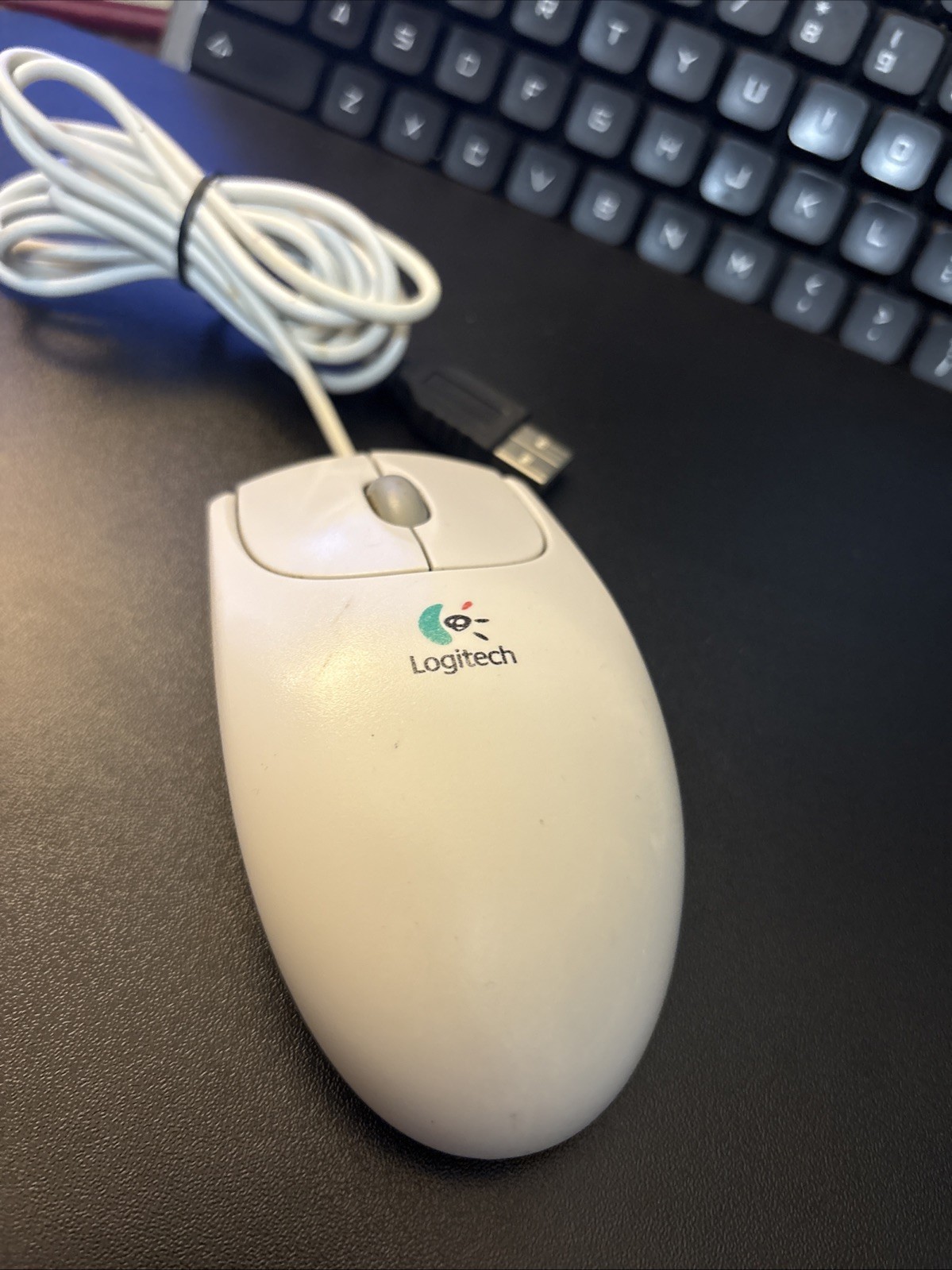 White Logitech USB Wired 2x Optical Wheel Mouse Model M-BJ58 P/N: 830524-0000