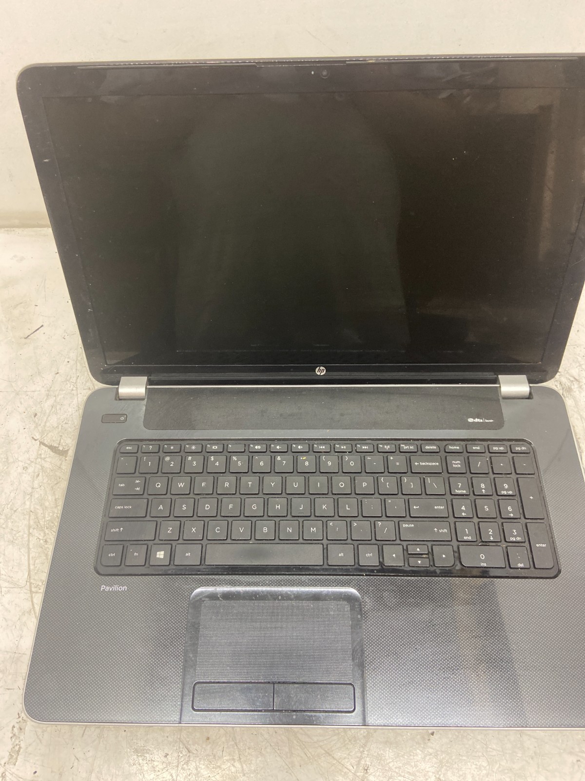 HP Pavilion 17 Intel Core i3-4000M 2.4 GHz 4 GB NO HDD