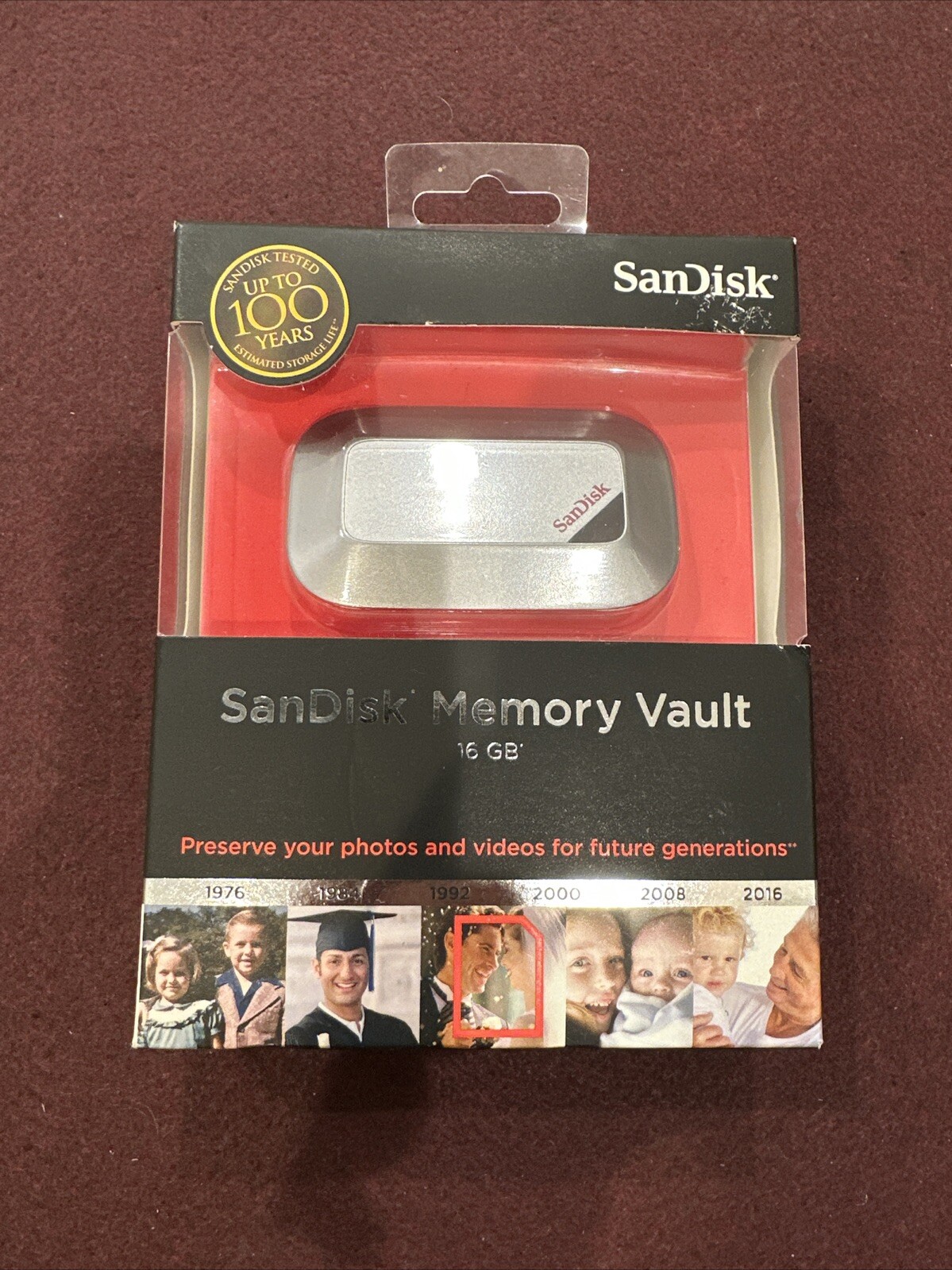 SanDisk Memory Vault 16GB SDARC1-016G-A11 -Preserve photos and videos New in Box