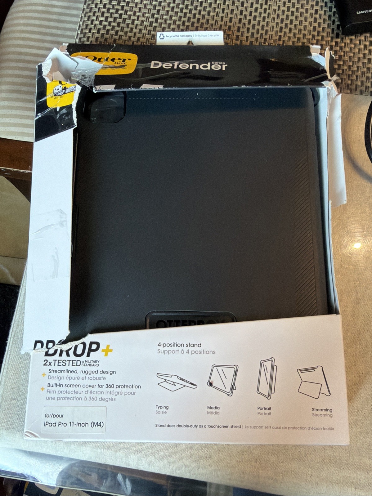 OtterBox Apple iPad Pro 11 inch M4 Defender Case - Black - Rugged- Small Scratch