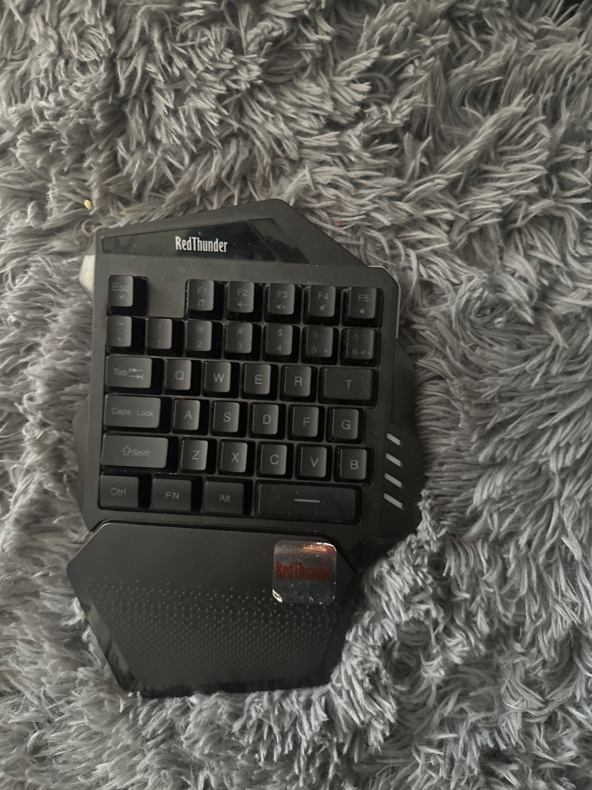 RedThunder one-handed mechanical-style gaming keyboard, perfect for gaming setup