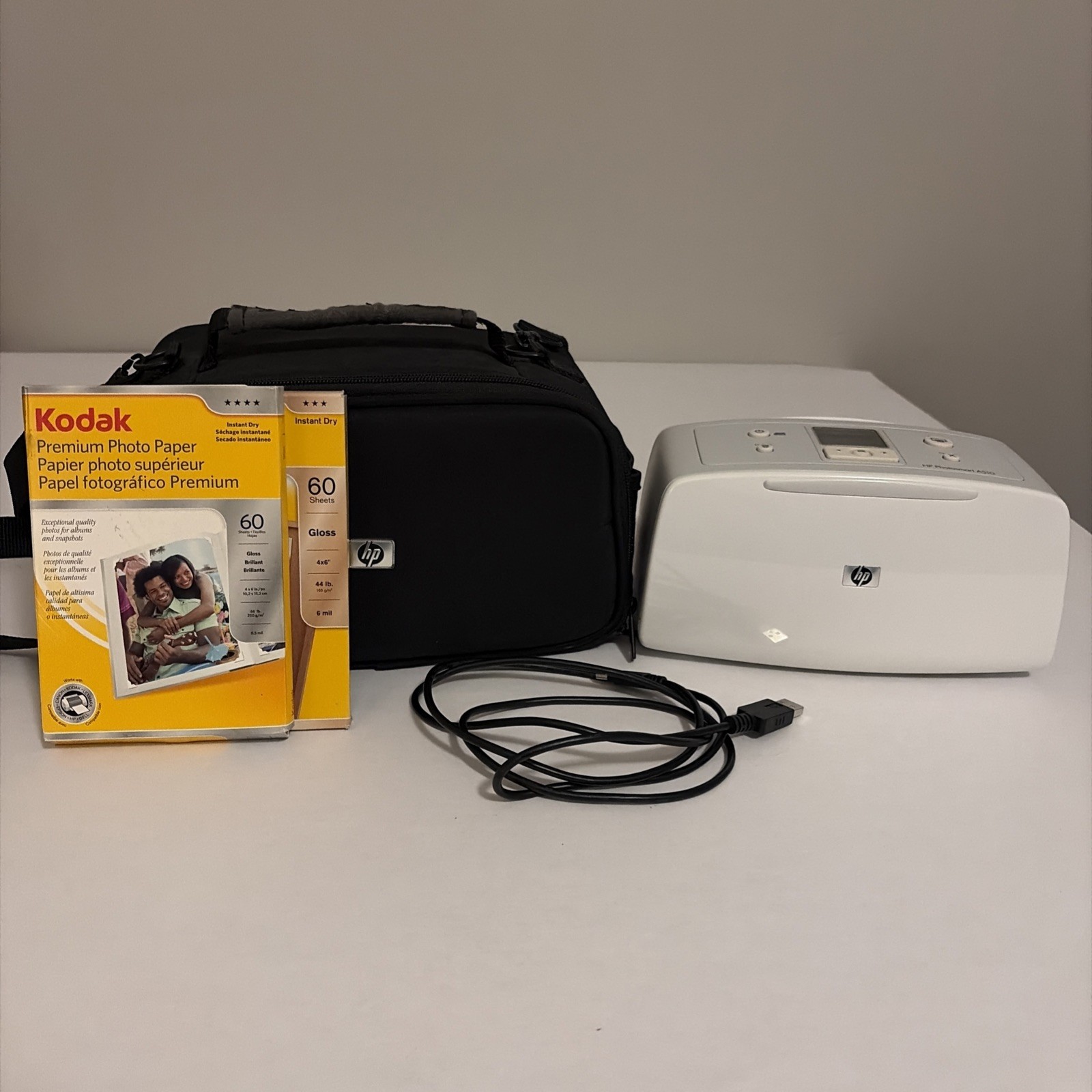 Hp Photosmart A510 Portable Printer with Case and Photo Paper