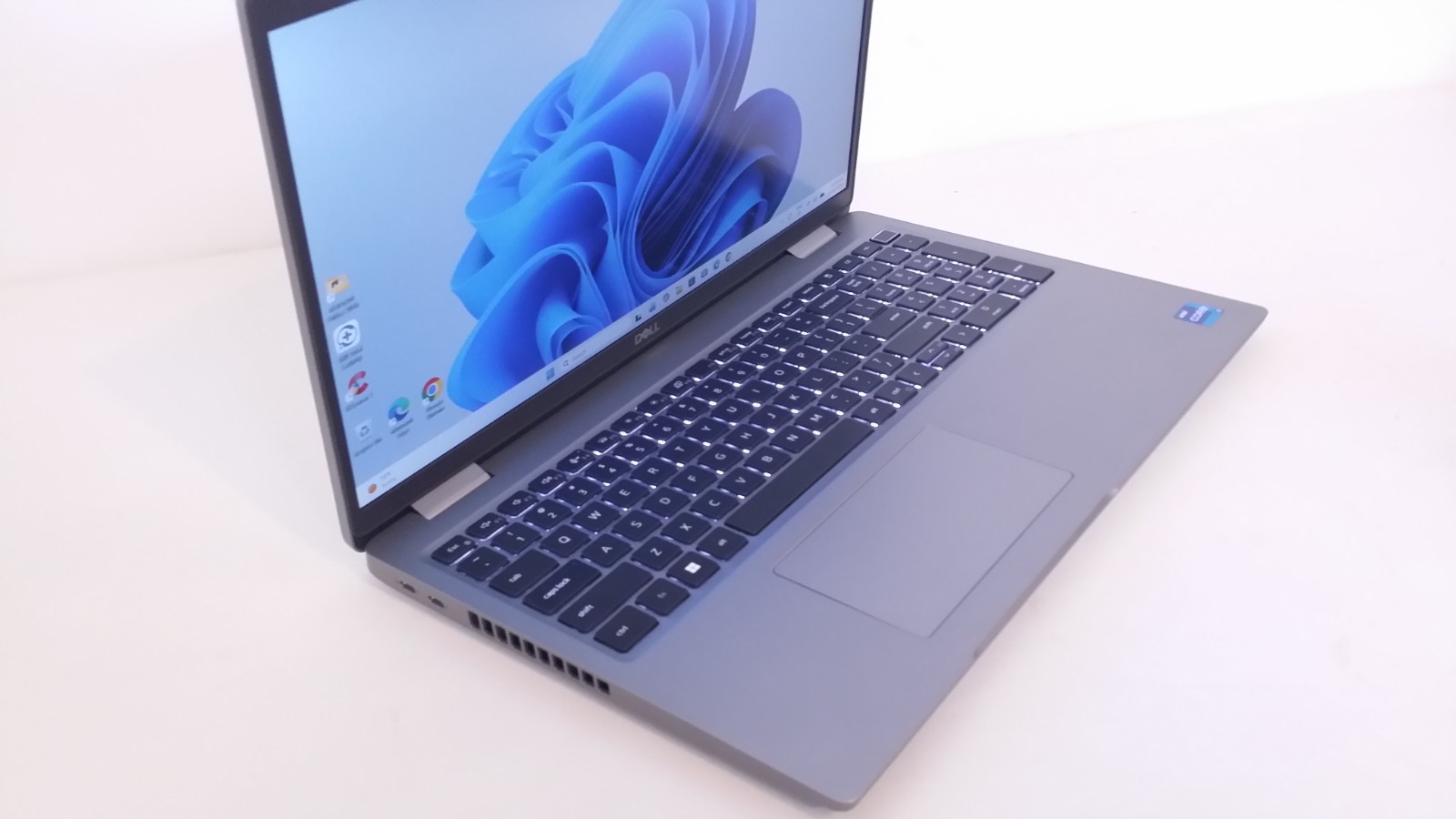 Dell Precision 3570, i7-1265U 12thGen 16Gig, 500 SSD HD Excellent BATTERY Win11