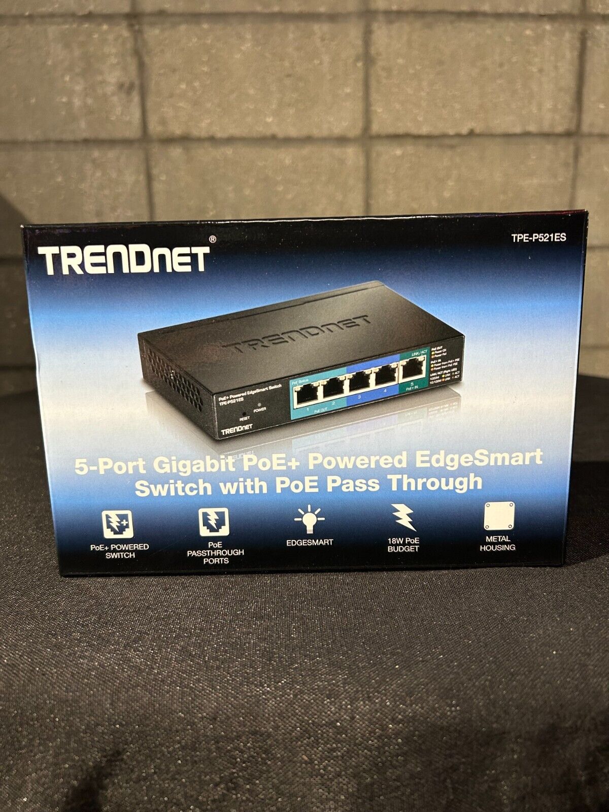 TRENDnet TPE-P521ES, 5-Port Gigabit PoE+ Powered EdgeSmart Switch with PoE Pass