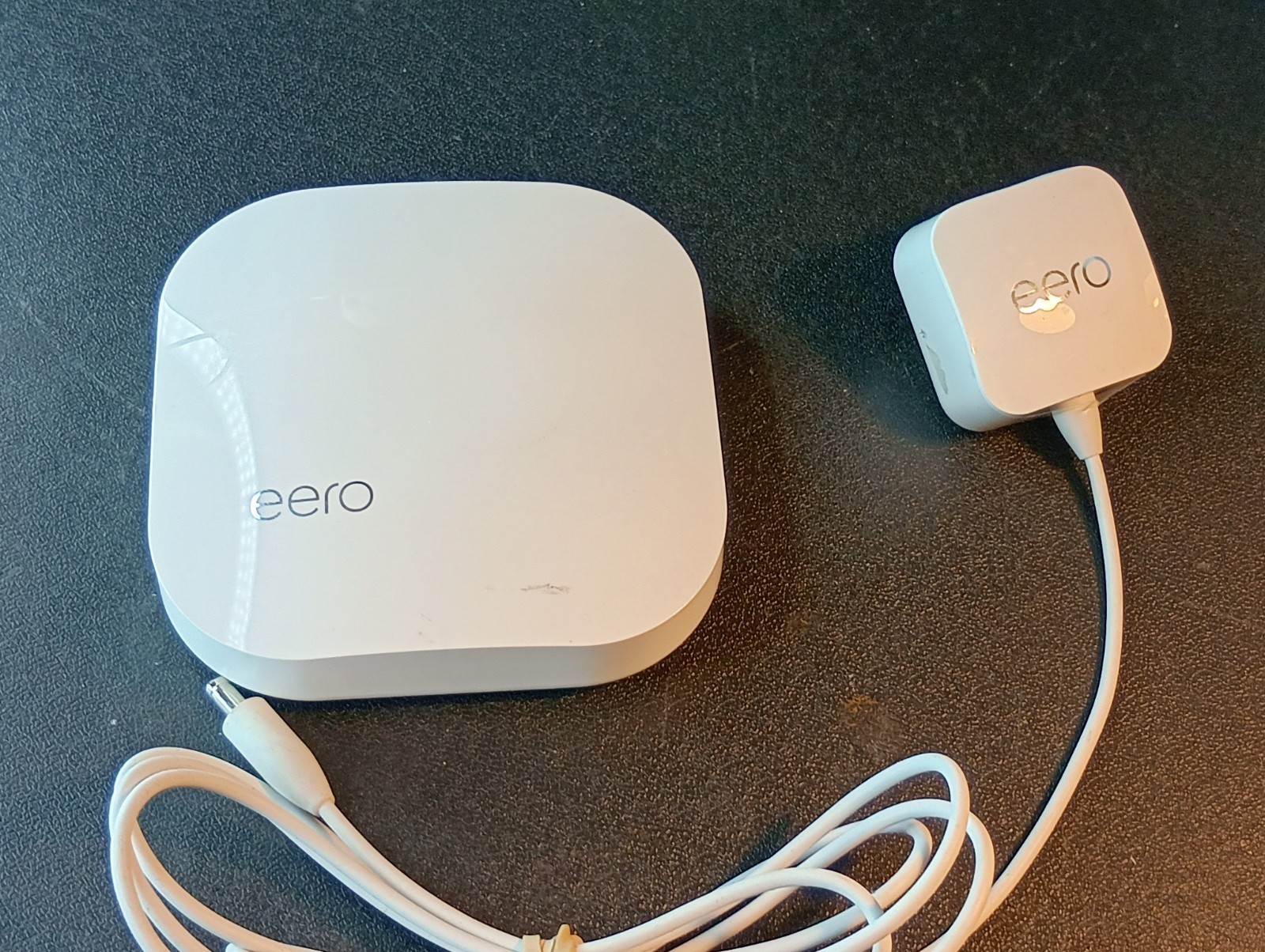 EERO 1st Generation Dual Band Wi-Fi Router A010001