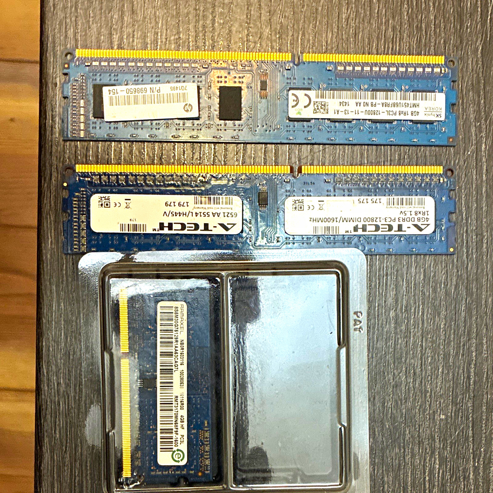 SK hynix 8GB (2x4GB) DDR3-1600 PC3-12800U 240-Pin DIMM Unbuffered