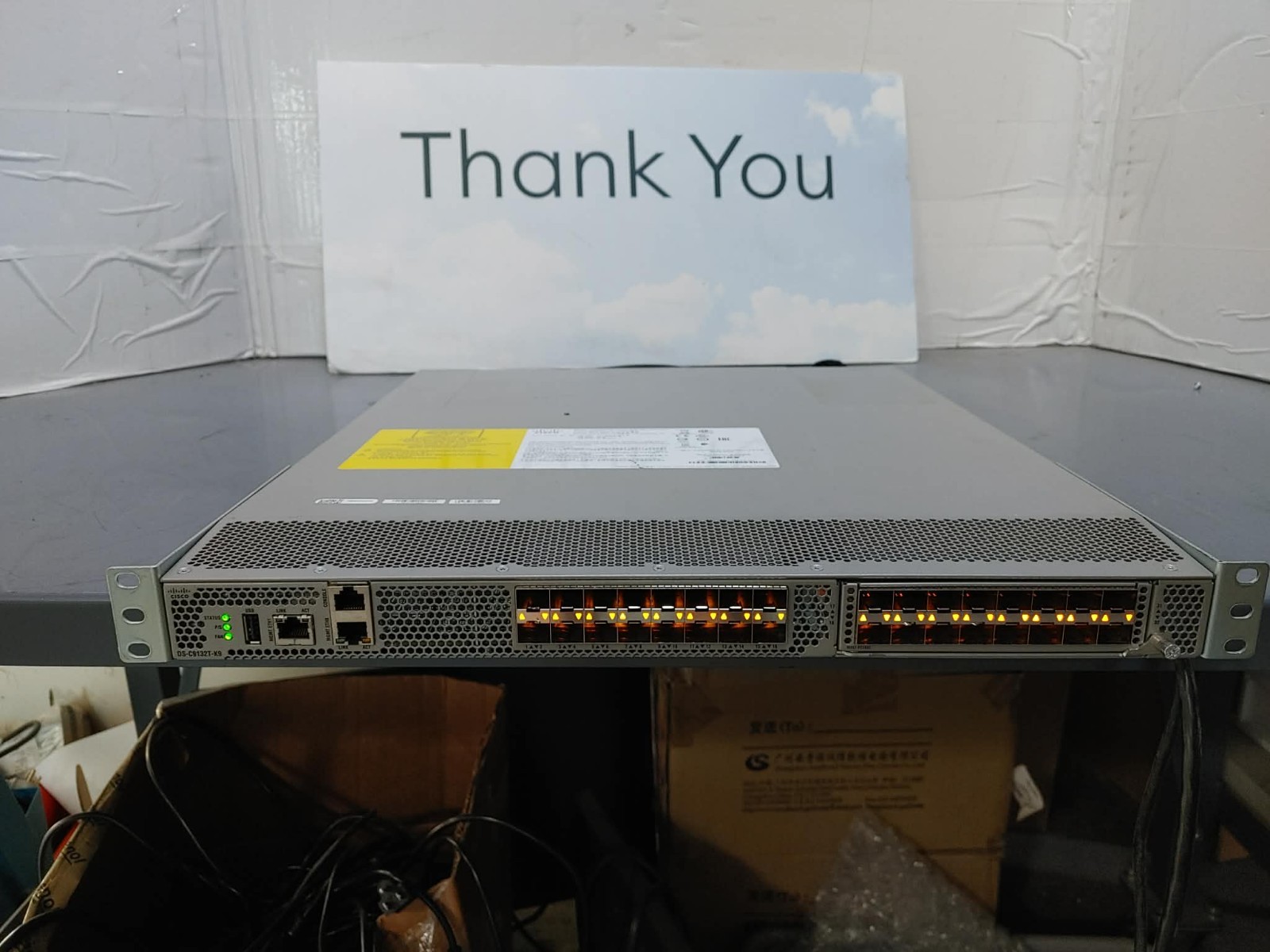 Cisco DS-C9132T-K9 MDS 9132T 48 Port Active 32GbE Fibre Channel Network Switch