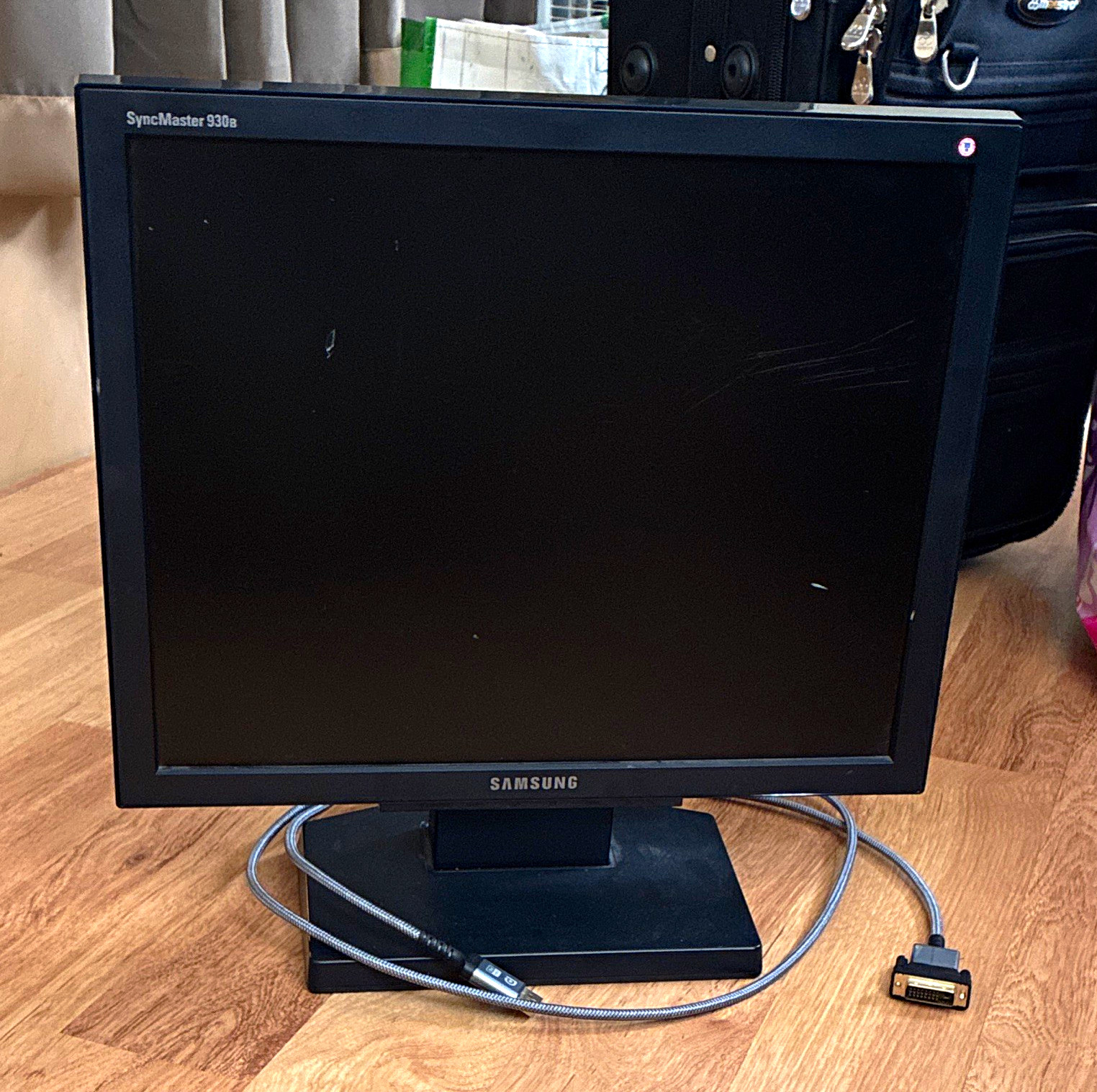 Samsung SyncMaster 930B 19" LCD Monitor 1280x1024 DVI VGA Black 8ms