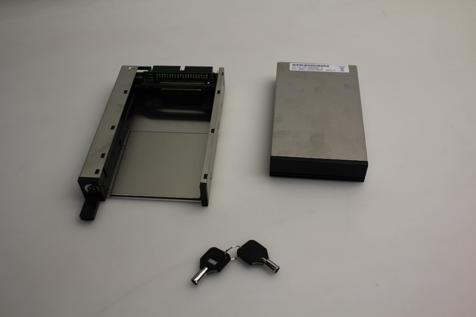 8600-5002-5500 8601-5009-5500 NEW CRU Data Port 25 SL Removable Drive Enclosure