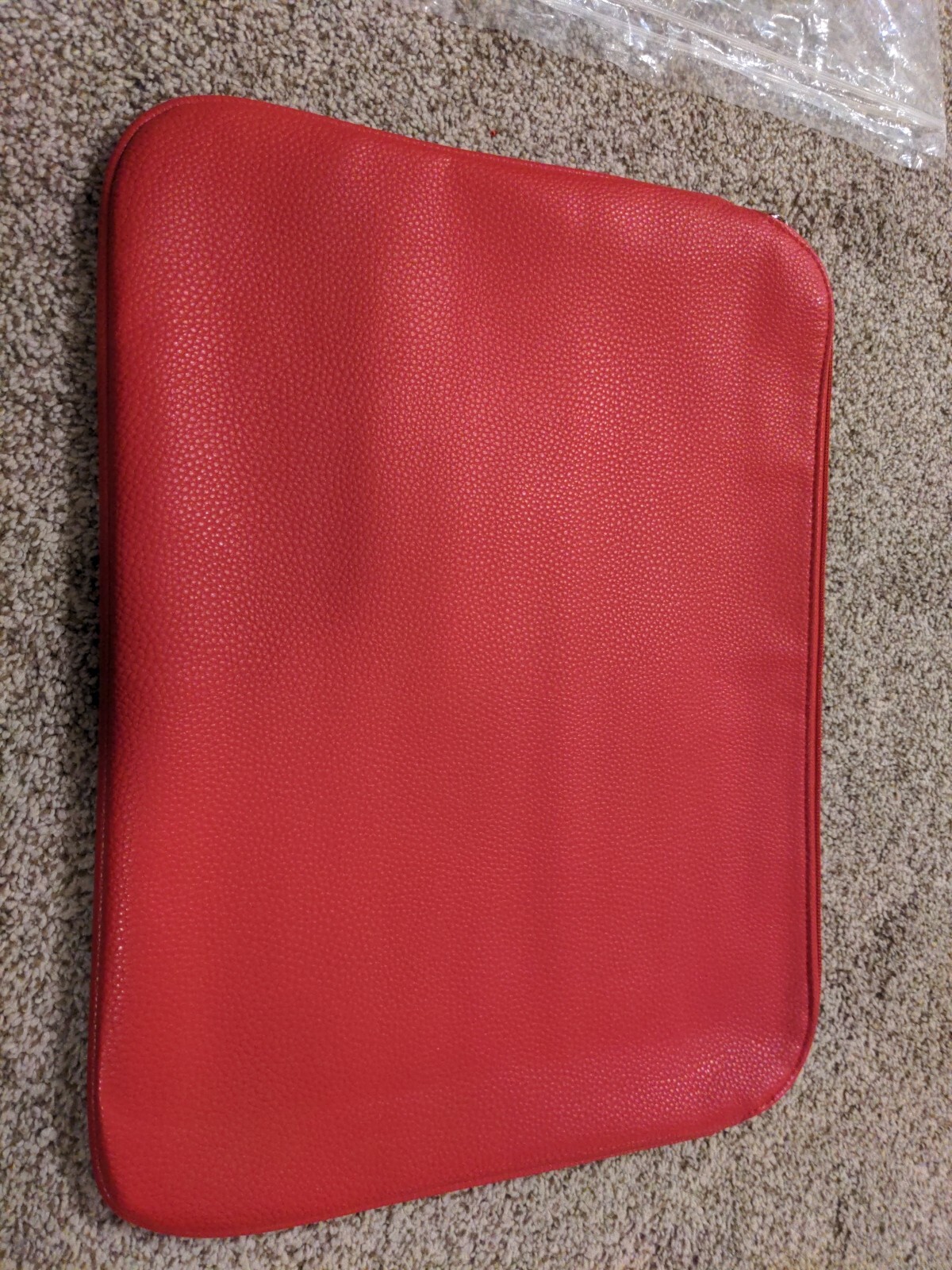 NEW Thirty-One Savvy Sleeve 15" Laptop Bag in Very Cherry Pebble