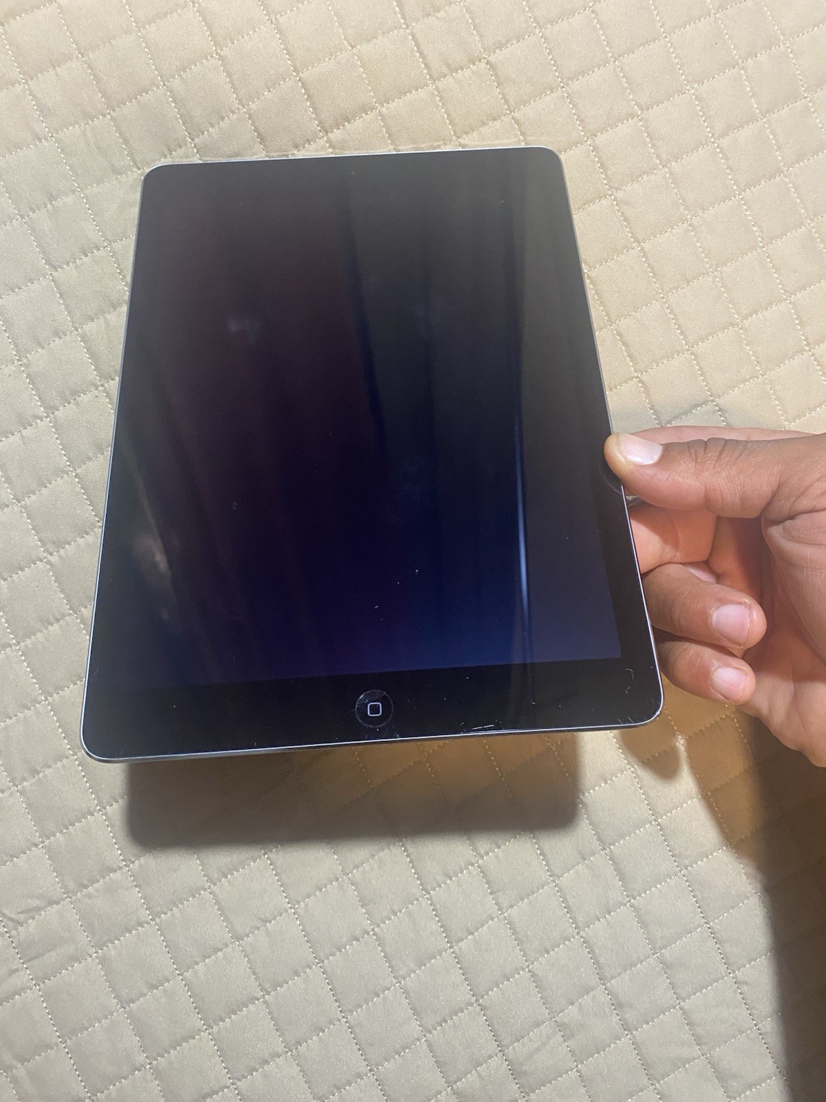 Apple iPad Air (1st Generation) A1474 (AS IS, READ DESCRIPTION)