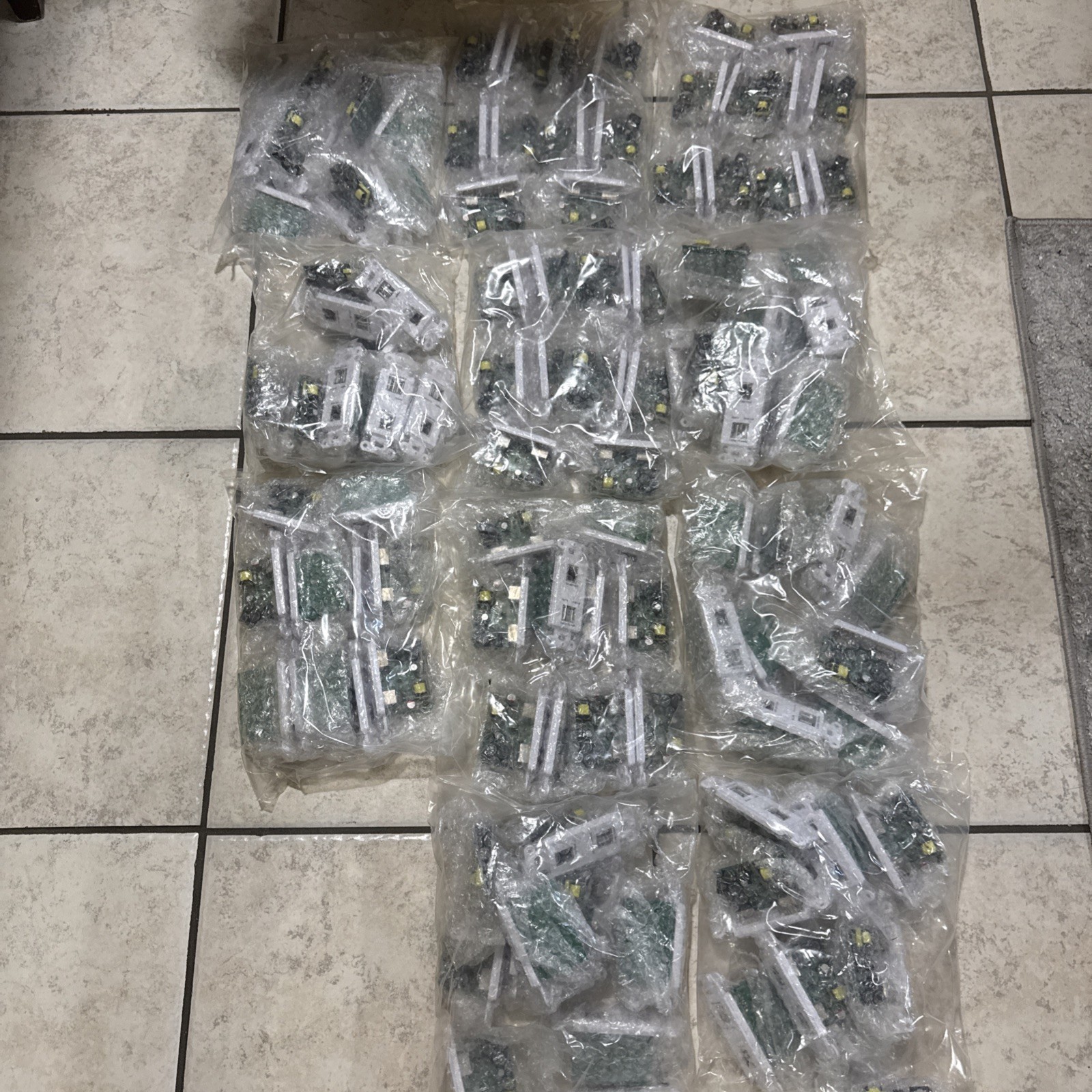 Lot 110 - New Texas POE In-Wall Splitter w/  Gigabit Data + 2 USB Charging Ports